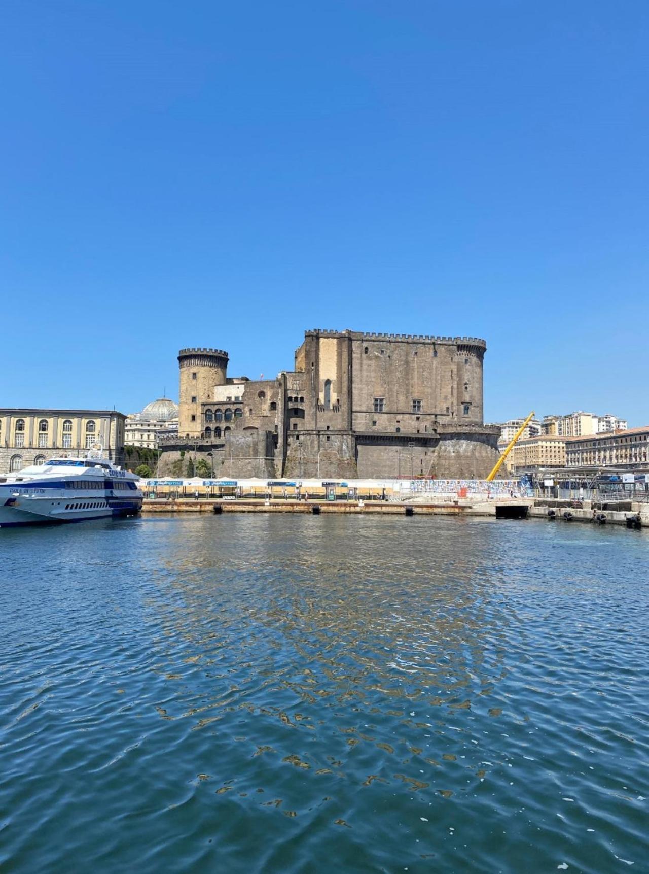 Hotel Yacht Club Angioino Napoli Esterno foto